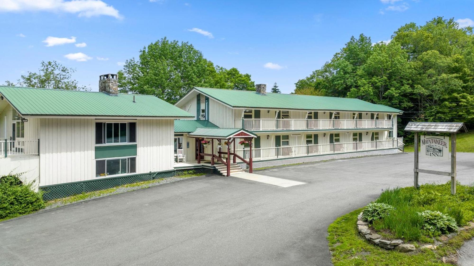 Mountaineer Inn West Dover Exterior photo